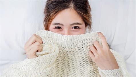 恥ずかしがる女性|恥ずかしがり屋な女性の特徴15個！性格・恋愛・脈あり